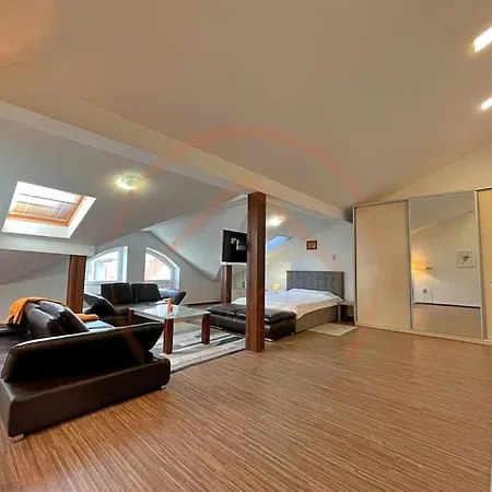 Apartman Elite Central 2br Maisonette Spacious And Stylish