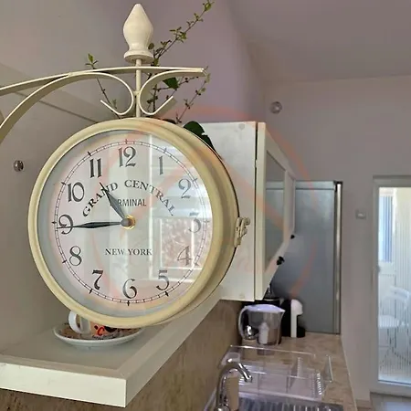 Apartment Elite Central 2br Maisonette Spacious And Stylish