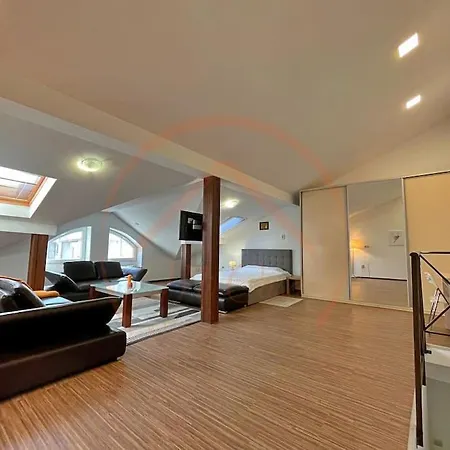 Elite Central 2br Maisonette Spacious And Stylish * Warna