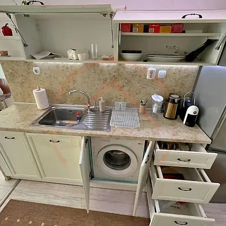 Elite Central 2br Maisonette Spacious And Stylish
