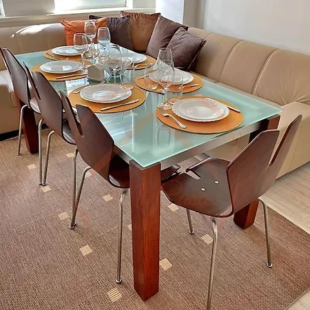 Elite Central 2br Maisonette Spacious And Stylish *