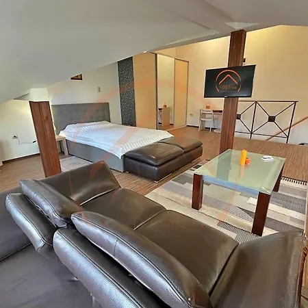 Elite Central 2br Maisonette Spacious And Stylish