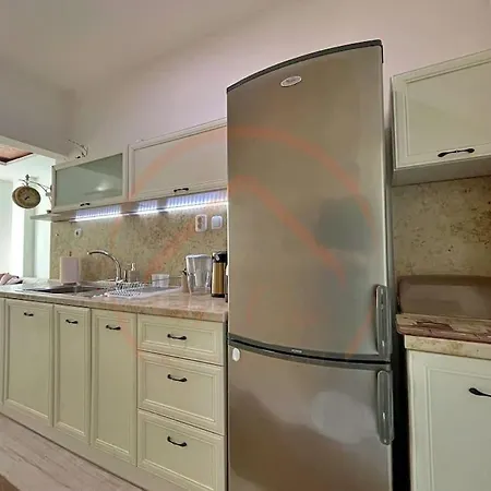 Elite Central 2br Maisonette Spacious And Stylish Apartment